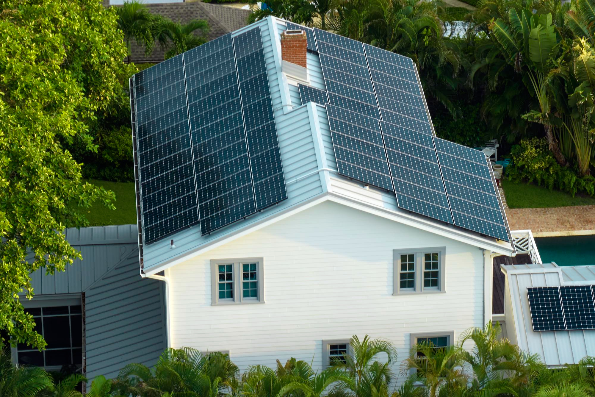 Panneau solaire photovoltaïque - confort thermique et performance énergétique